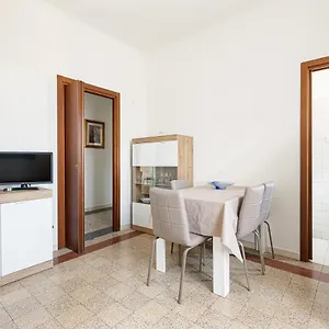  Appartamento Guesthost - Ca' Granda M5 Bright Apartment