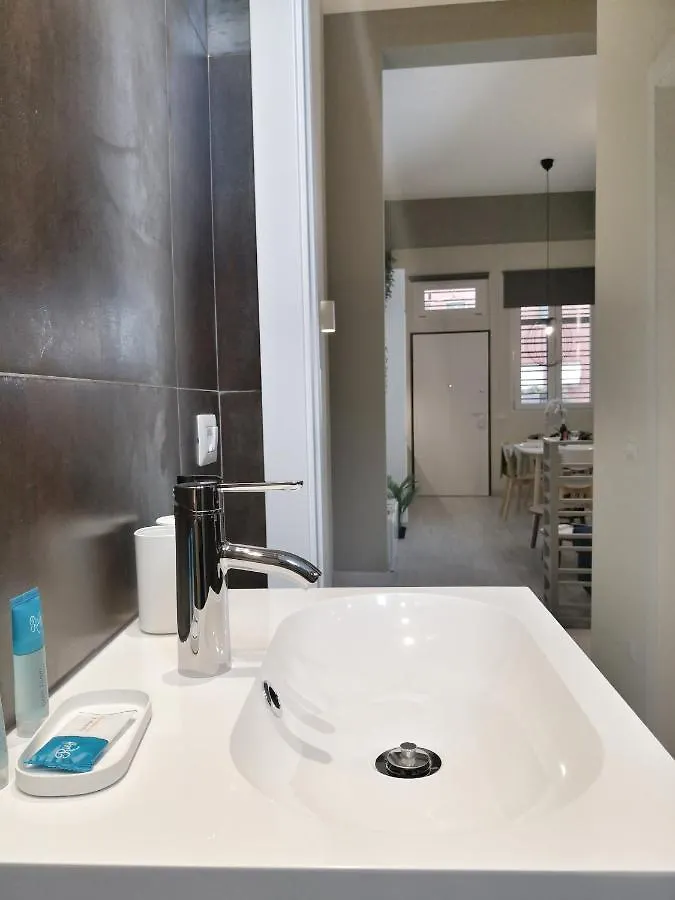 Luxury Apartment Near Niguarda Graziano39 Milano