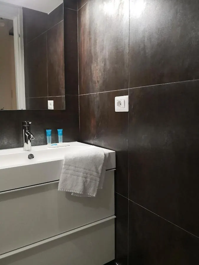 Luxury Apartment Near Niguarda Graziano39 Milano 0*,  Italia