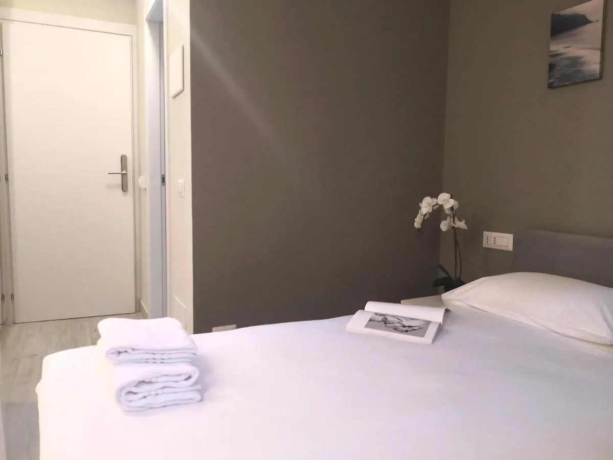 Luxury Apartment Near Niguarda Graziano39 Milano Italia