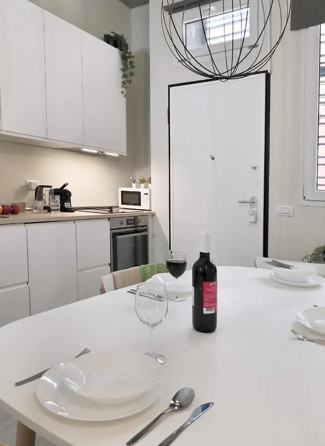 Luxury Apartment Near Niguarda Graziano39 Milano 0*,  Italia