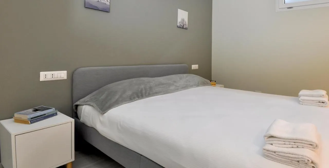 Luxury Apartment Near Niguarda Graziano39 Milano 0*,