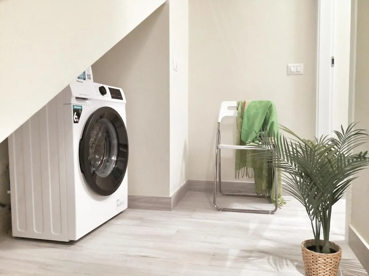 Luxury Apartment Near Niguarda Graziano39 Milano 0*,  Italia